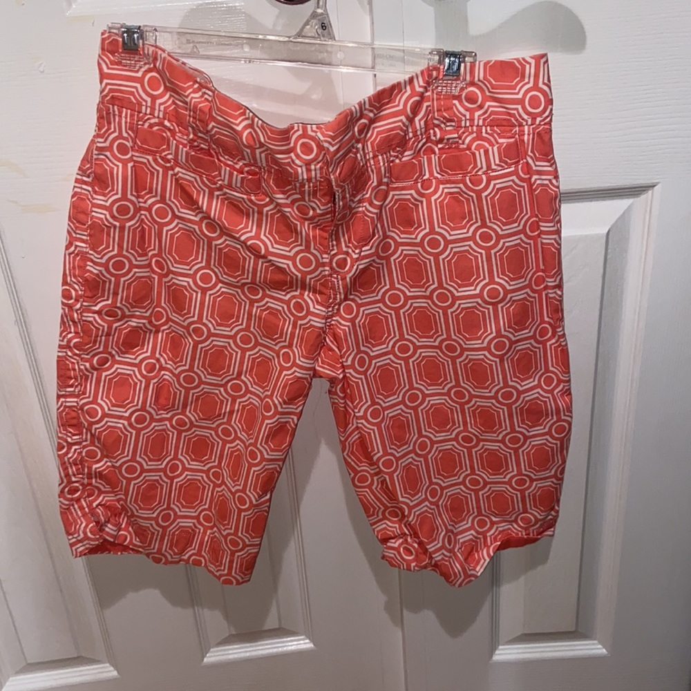 Old Navy Women's Pink and White Bermuda Shorts 8